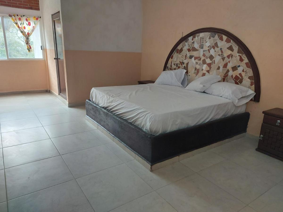 Auto Hotel Jardines De Amatitlan Cuernavaca Exteriér fotografie